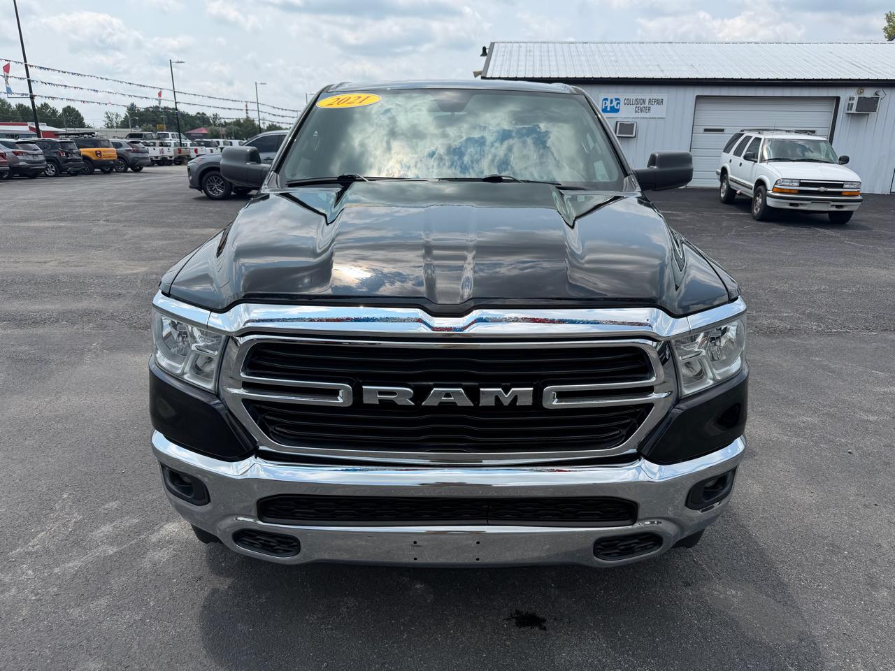 RAM 1500 Big Horn 4x4 Quad Cab 6'4" Box 2021