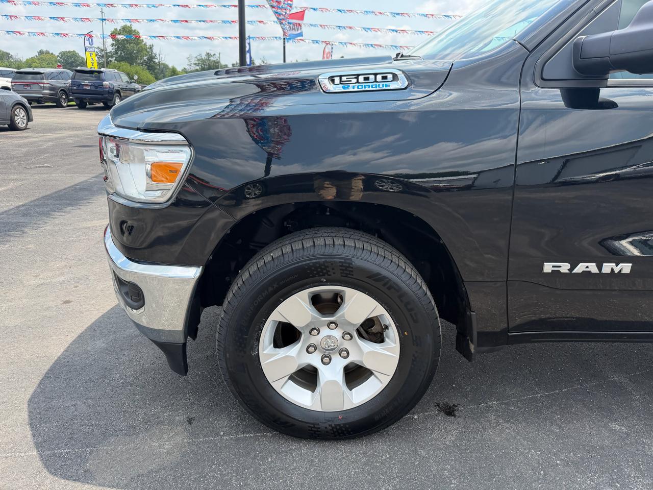 RAM 1500 Big Horn 4x4 Quad Cab 6'4" Box 2021