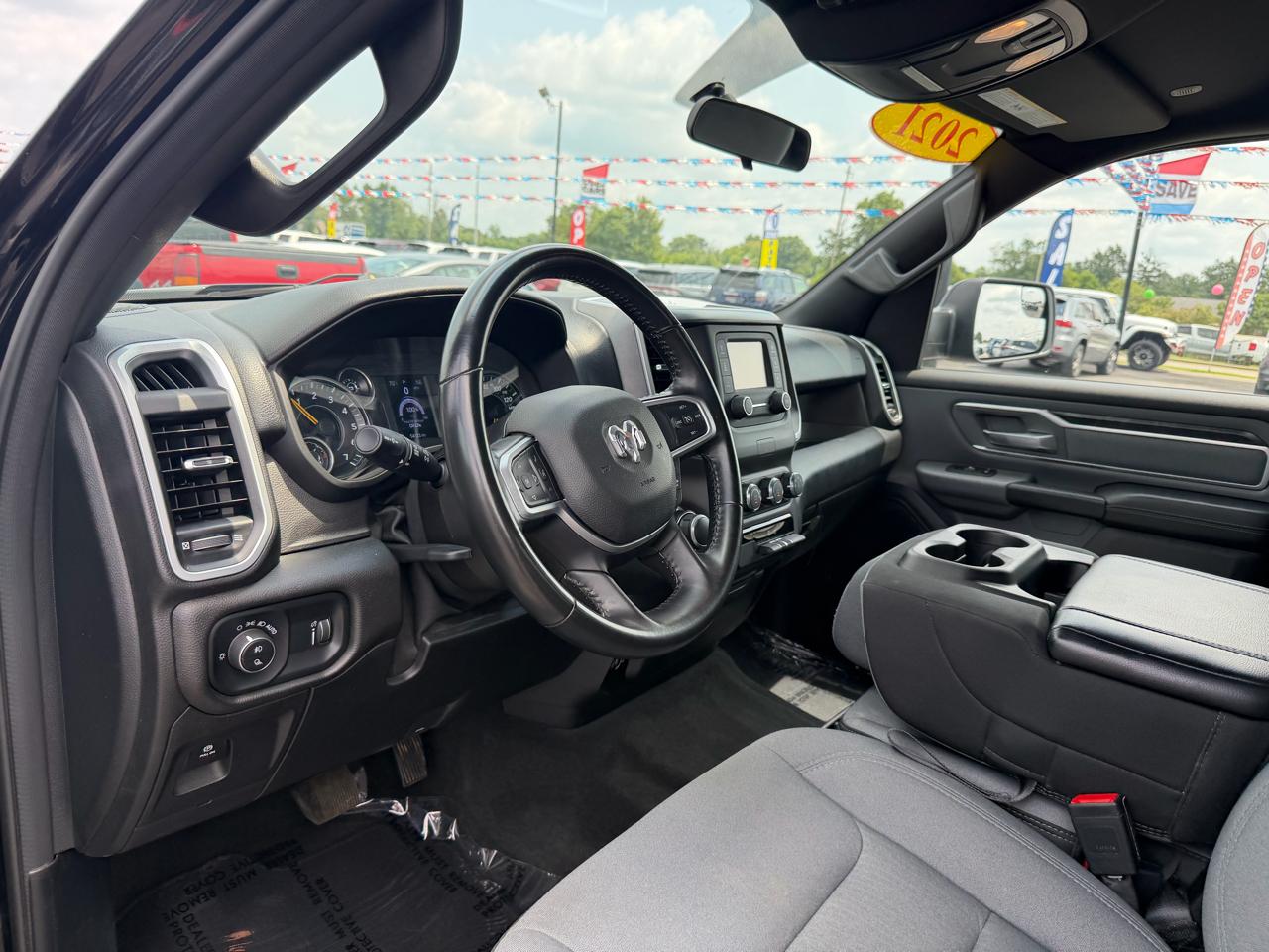 RAM 1500 Big Horn 4x4 Quad Cab 6'4" Box 2021