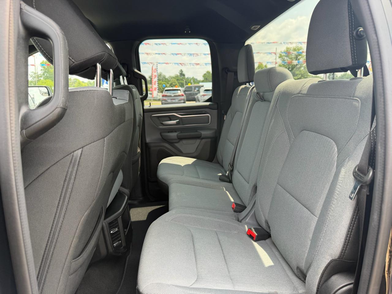 RAM 1500 Big Horn 4x4 Quad Cab 6'4" Box 2021