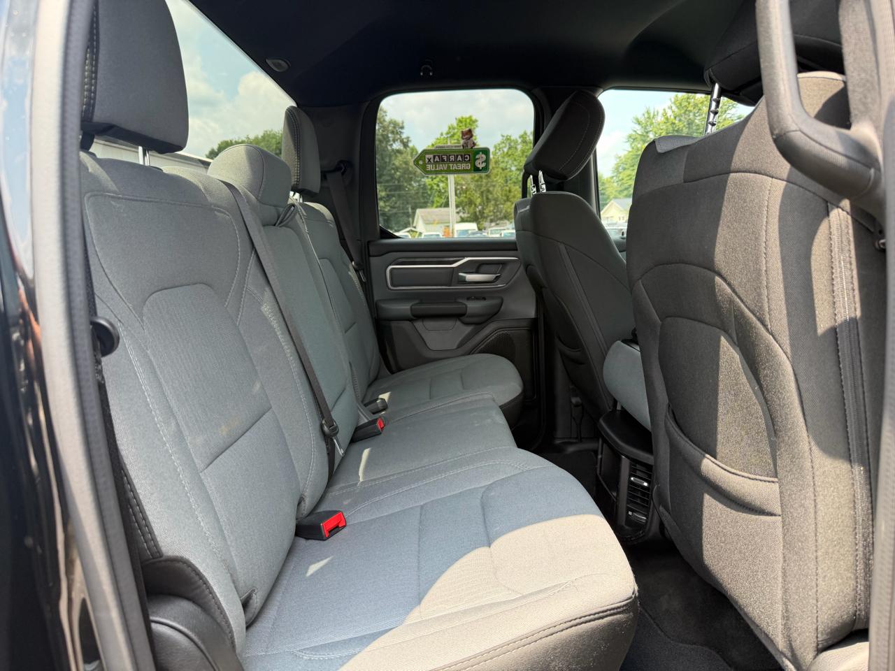 RAM 1500 Big Horn 4x4 Quad Cab 6'4" Box 2021
