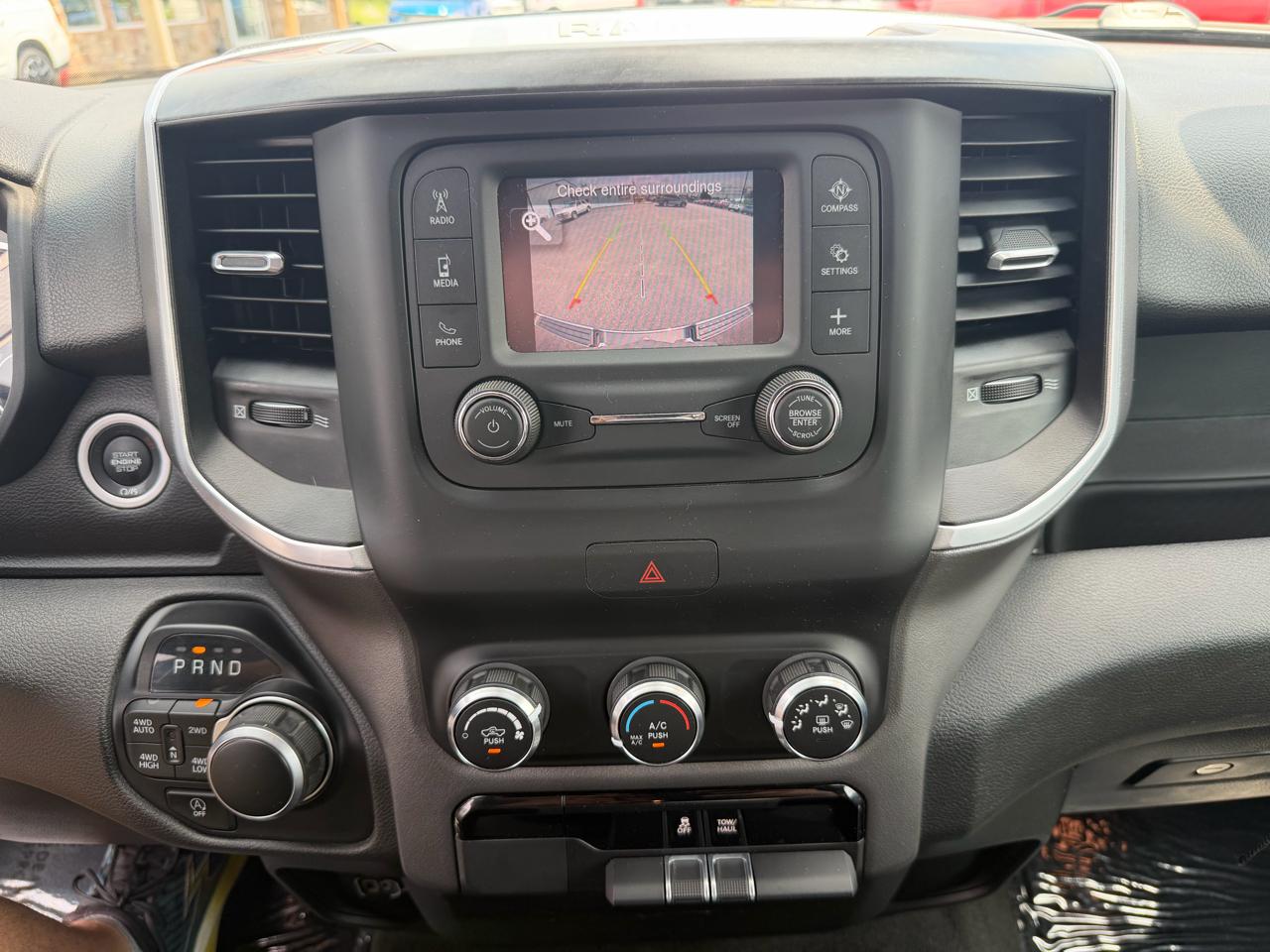RAM 1500 Big Horn 4x4 Quad Cab 6'4" Box 2021