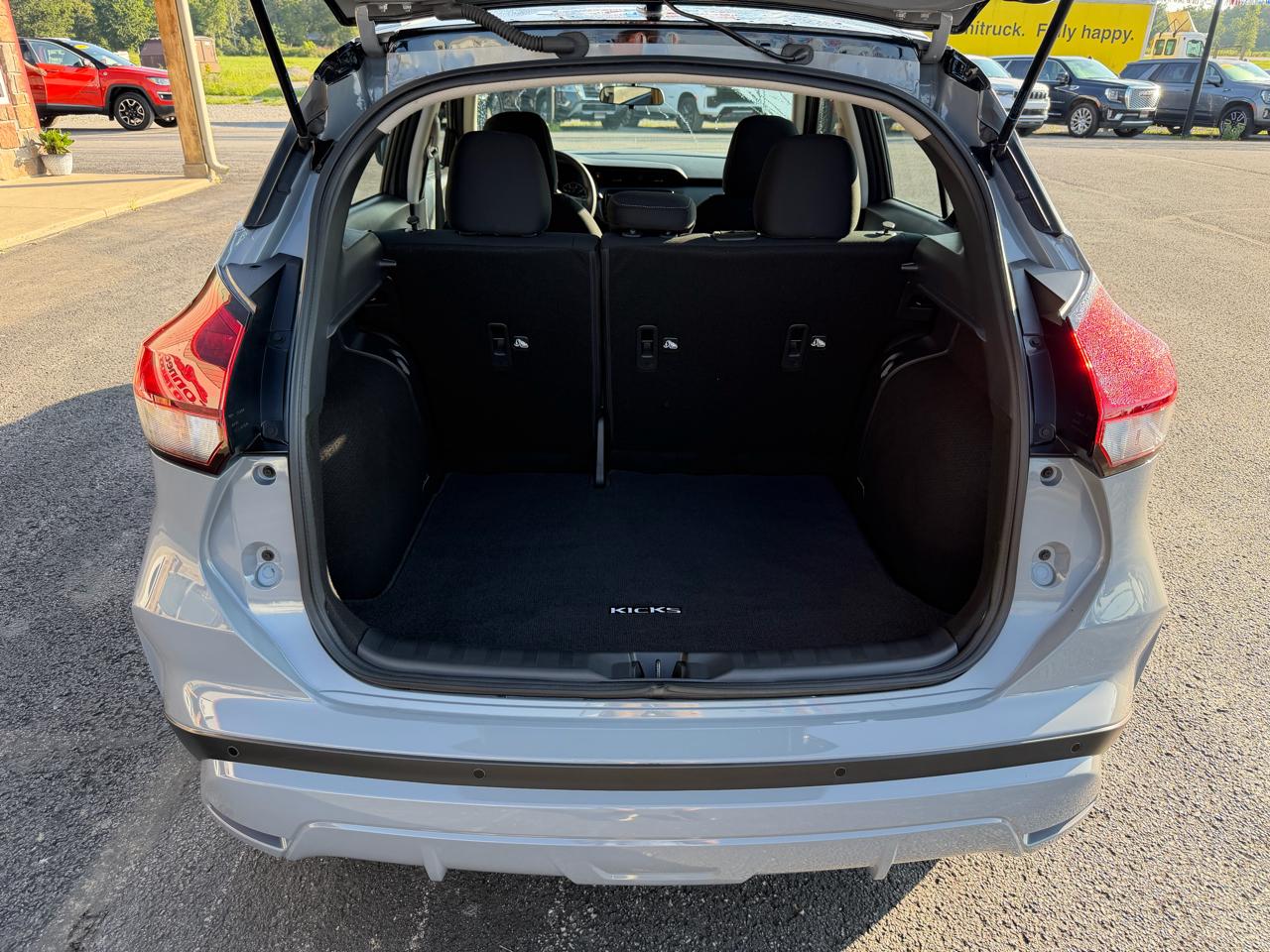 Nissan Kicks SV FWD 2024
