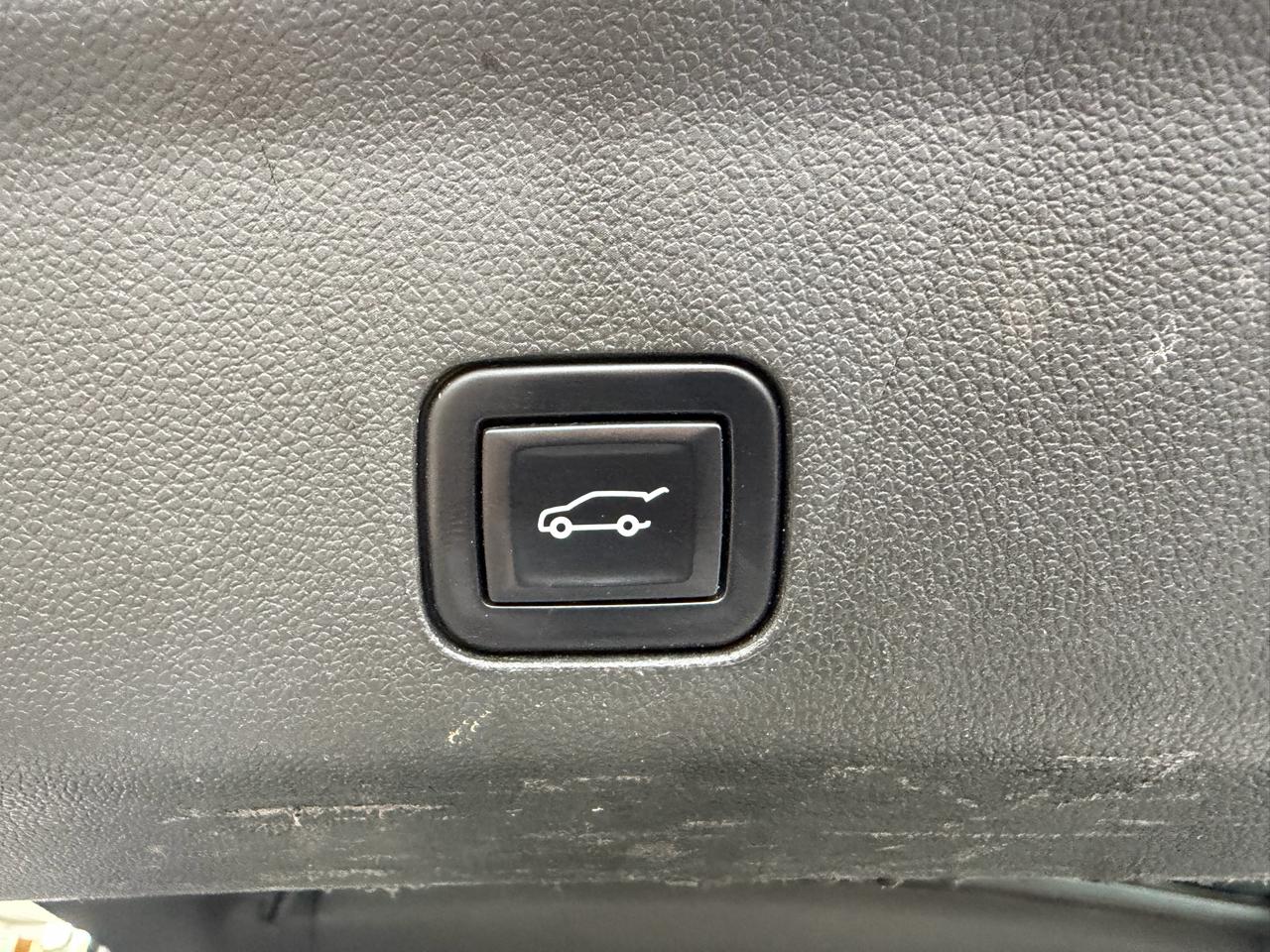 Chevrolet Tahoe 4WD 4dr LT 2022