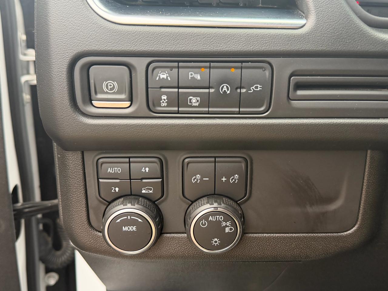 Chevrolet Tahoe 4WD 4dr LT 2022