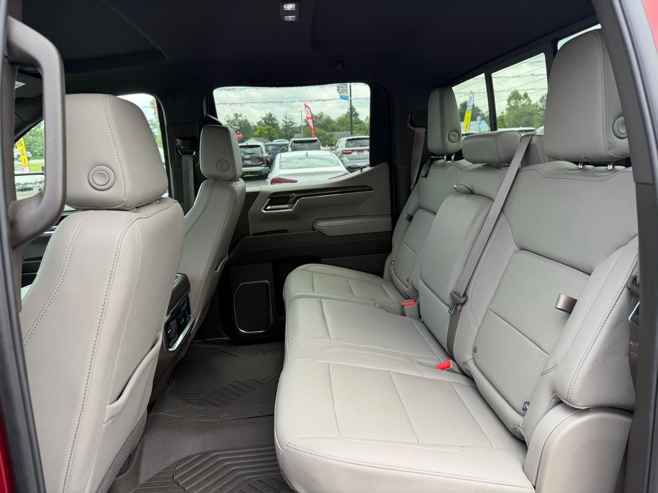 Chevrolet Silverado 1500 4WD Crew Cab 147" LTZ 2024