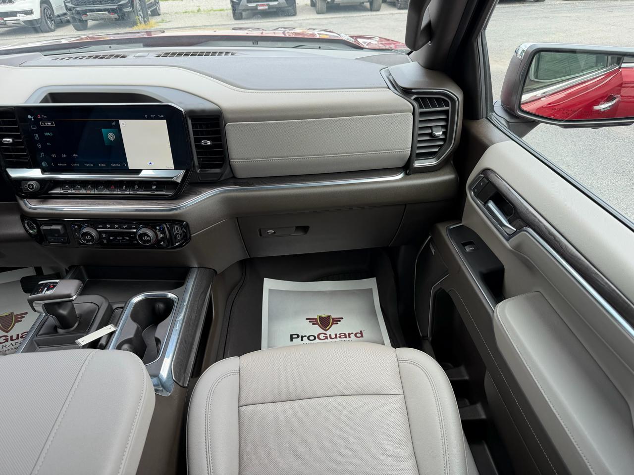 Chevrolet Silverado 1500 4WD Crew Cab 147" LTZ 2024