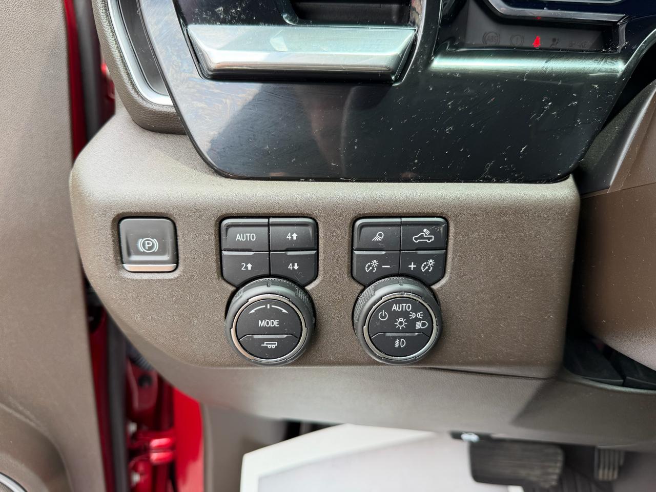Chevrolet Silverado 1500 4WD Crew Cab 147" LTZ 2024