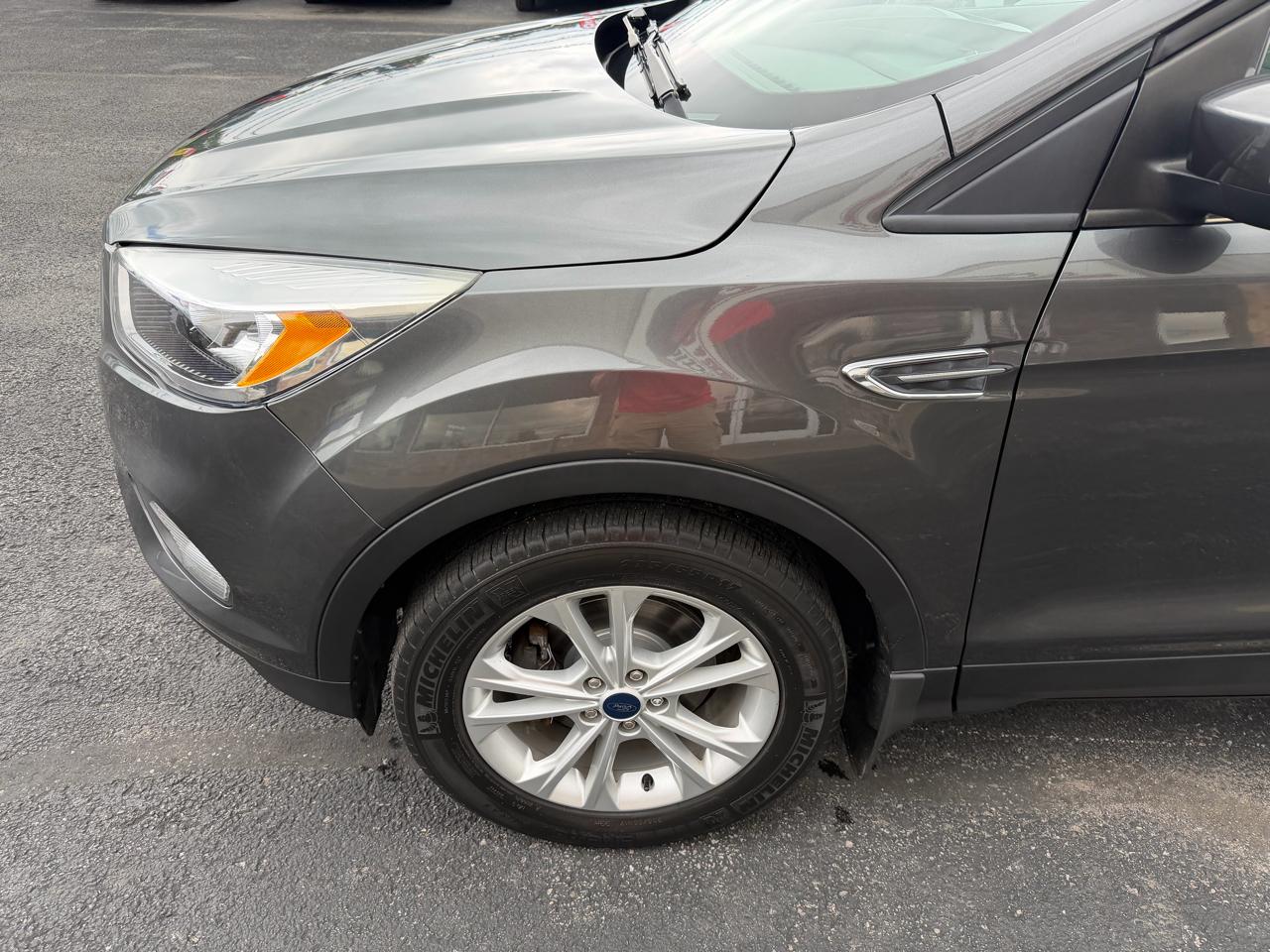 Ford Escape SE FWD 2019