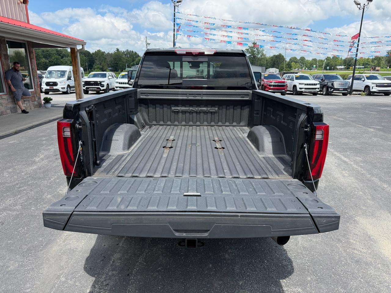 GMC Sierra 2500HD 4WD Crew Cab 159" Denali 2024