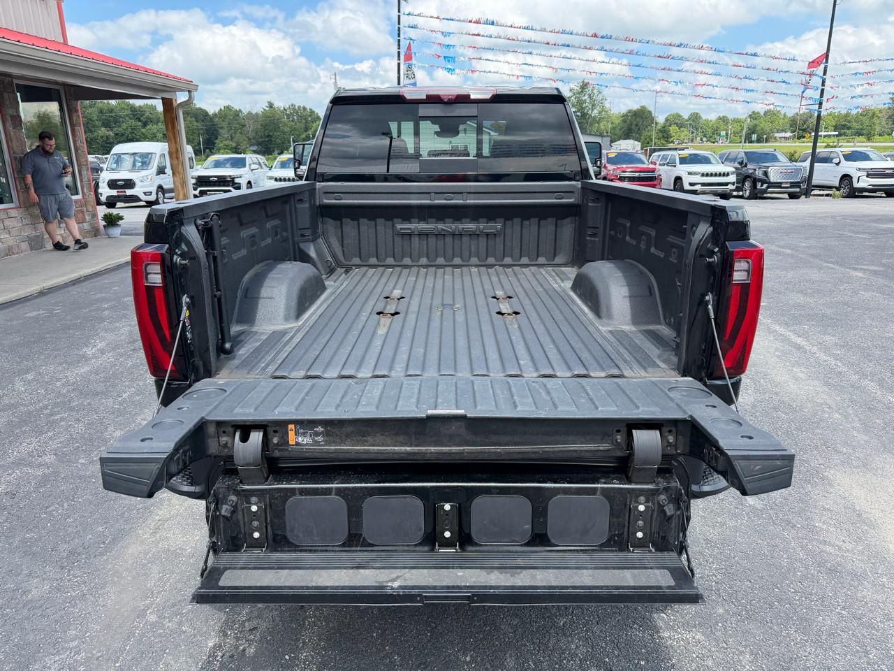 GMC Sierra 2500HD 4WD Crew Cab 159" Denali 2024