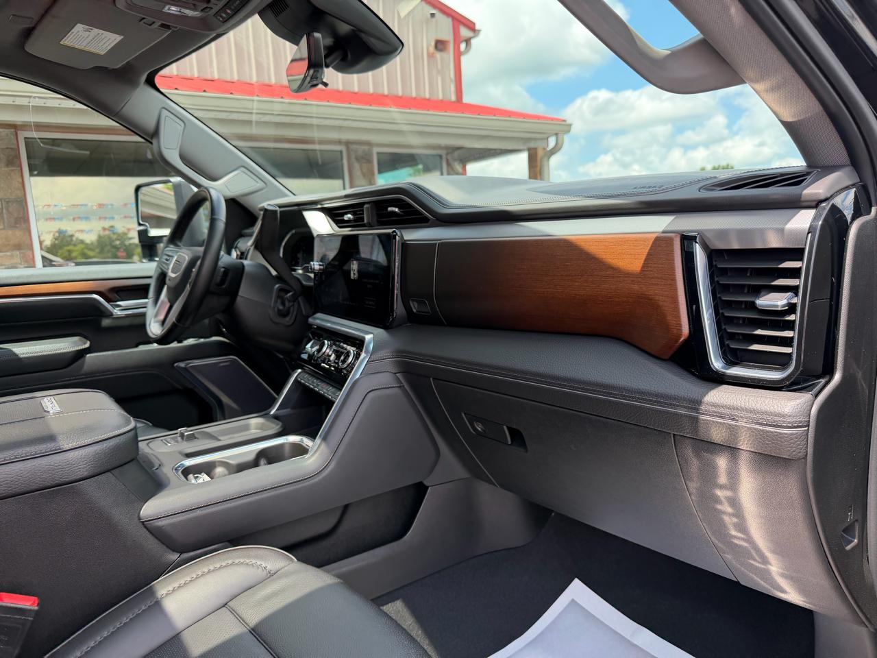 GMC Sierra 2500HD 4WD Crew Cab 159" Denali 2024