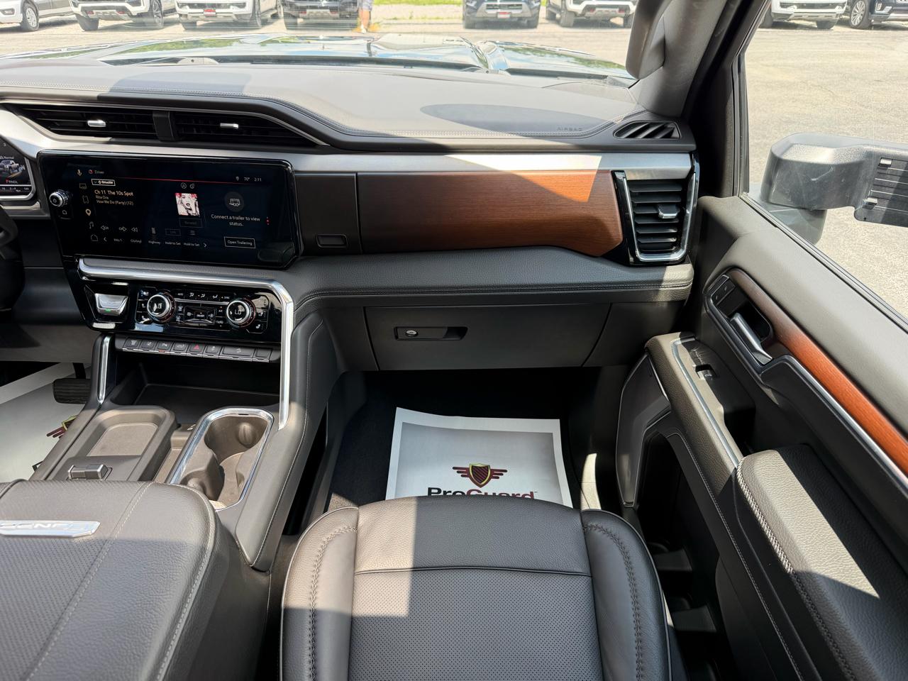 GMC Sierra 2500HD 4WD Crew Cab 159" Denali 2024