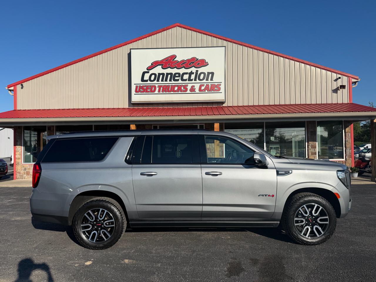 GMC Yukon XL 4WD 4dr AT4 2023