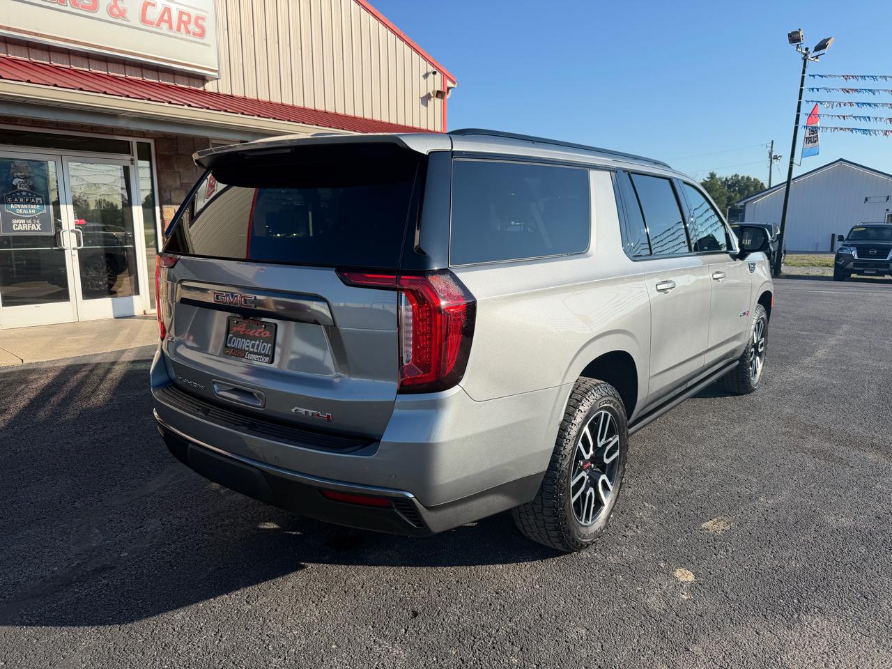 GMC Yukon XL 4WD 4dr AT4 2023