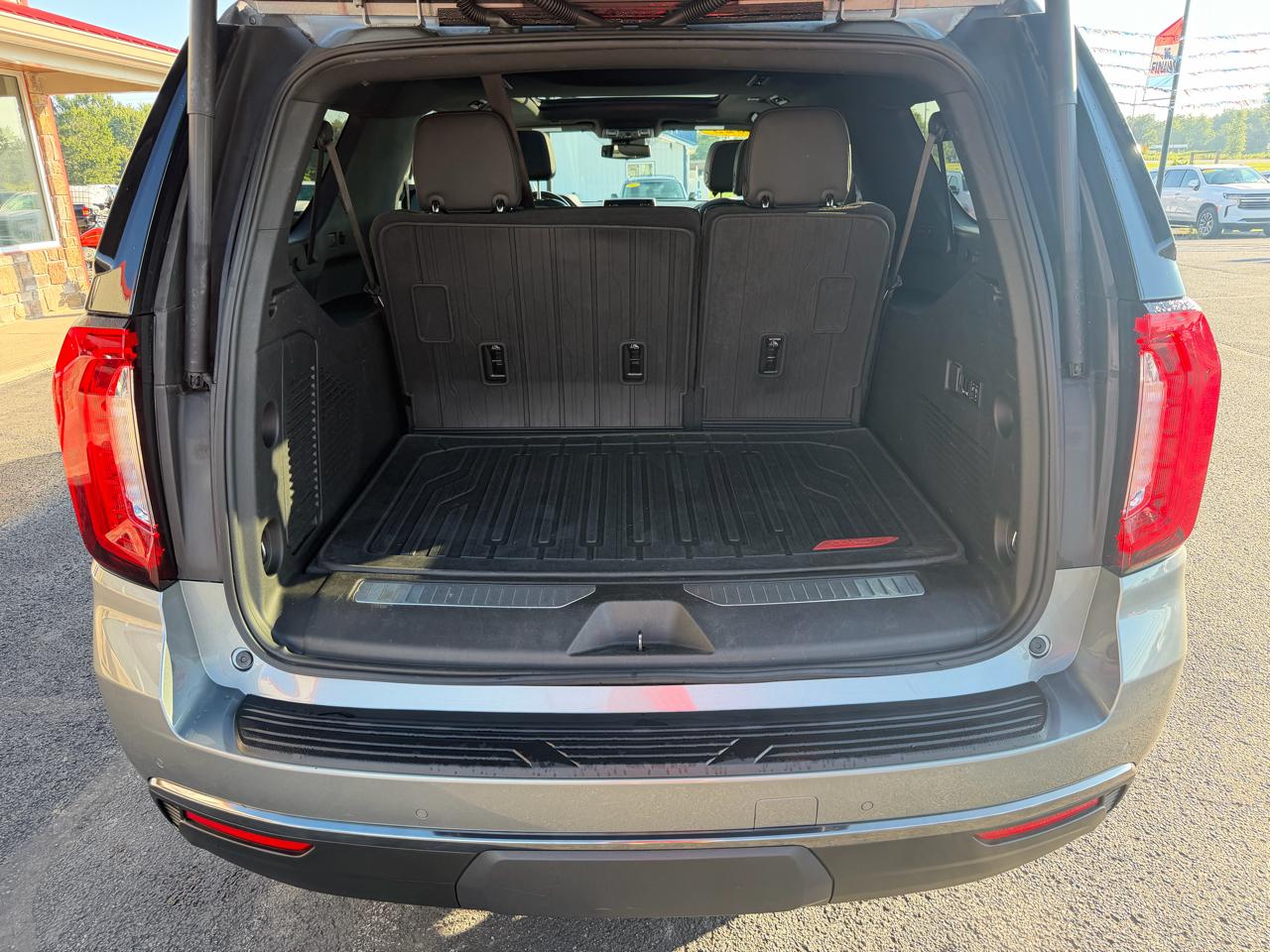 GMC Yukon XL 4WD 4dr AT4 2023