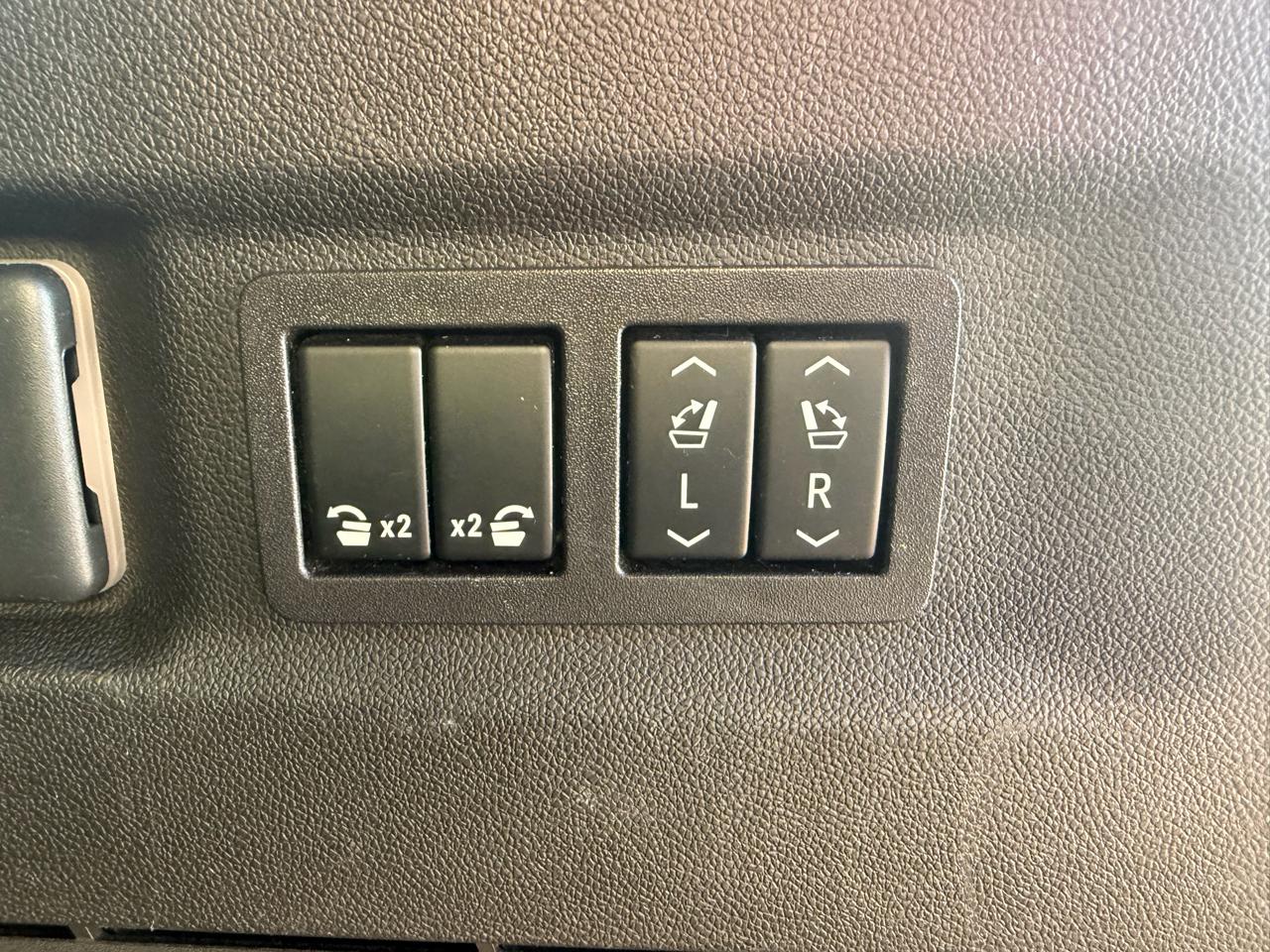 GMC Yukon XL 4WD 4dr AT4 2023