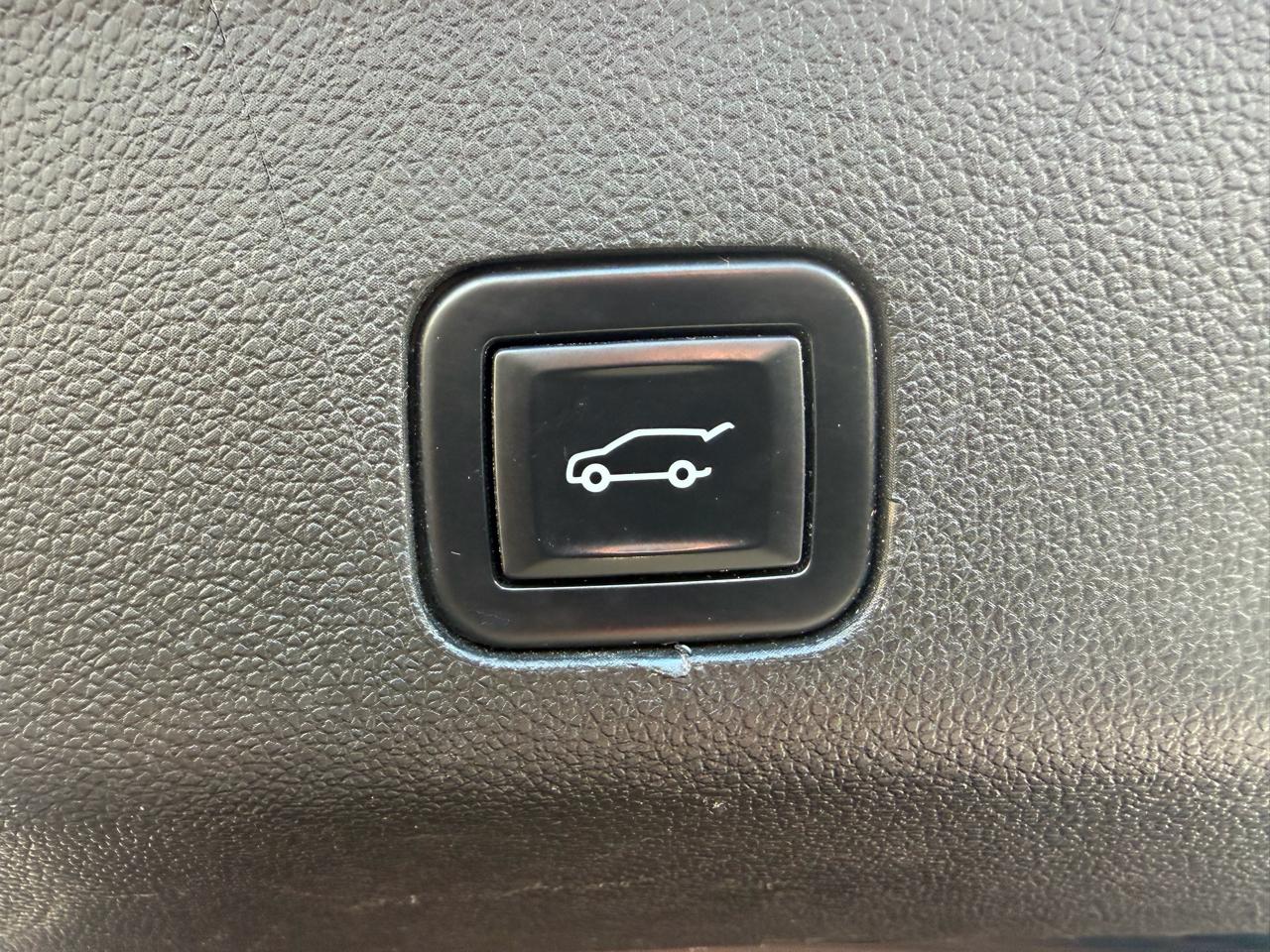 GMC Yukon XL 4WD 4dr AT4 2023