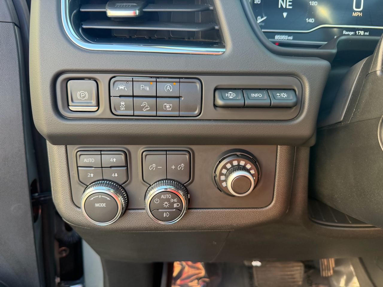 GMC Yukon XL 4WD 4dr AT4 2023