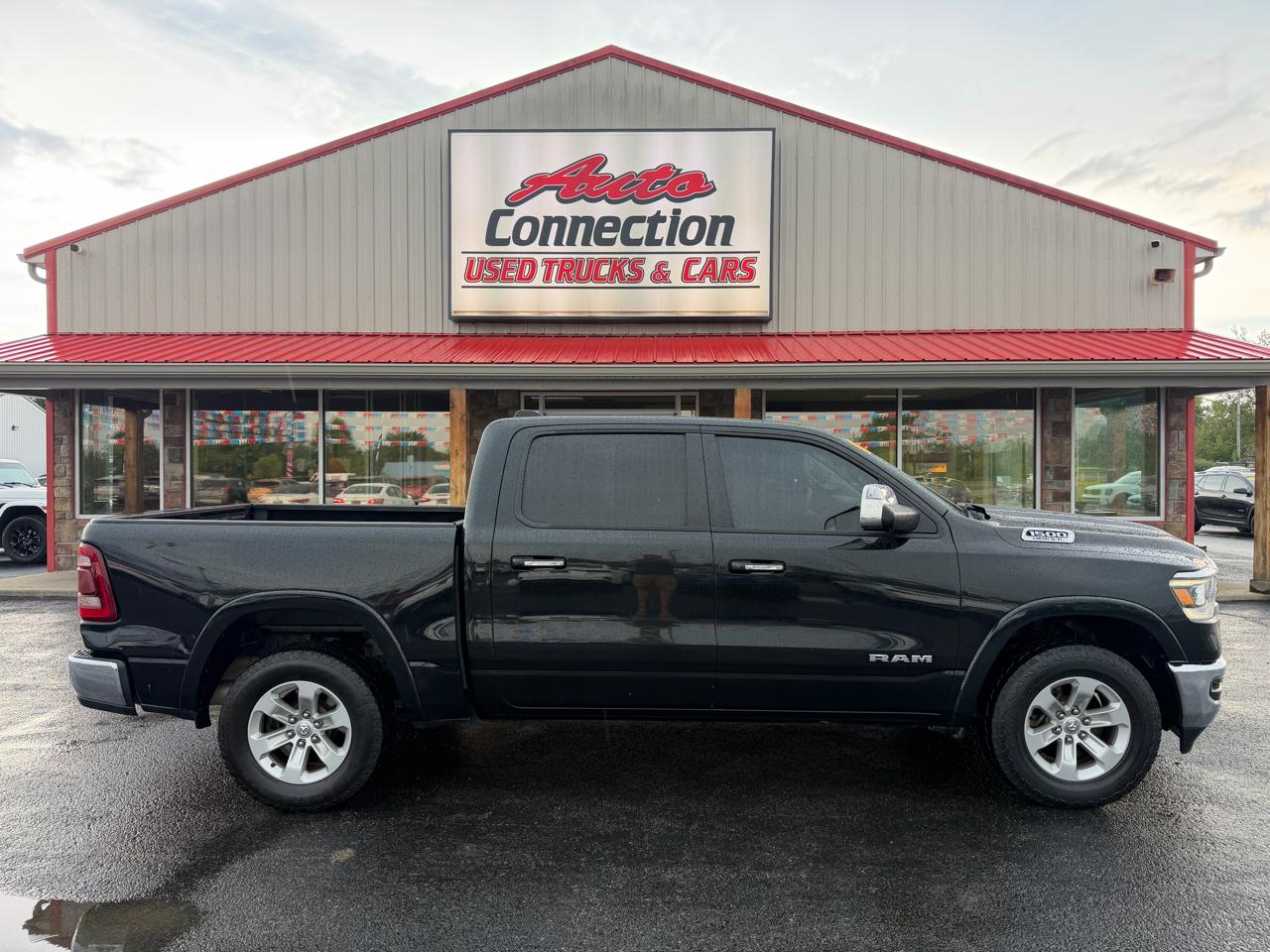 RAM 1500 Laramie 4x4 Crew Cab 5'7" Box 2019