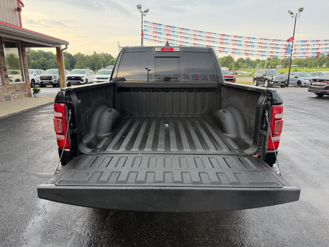 RAM 1500 Laramie 4x4 Crew Cab 5'7" Box 2019