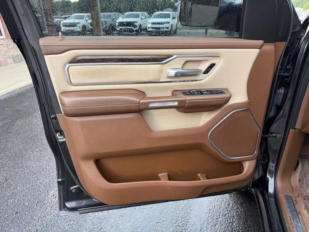 RAM 1500 Laramie 4x4 Crew Cab 5'7" Box 2019