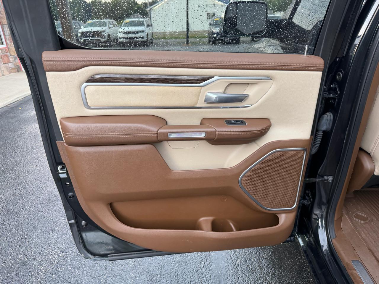 RAM 1500 Laramie 4x4 Crew Cab 5'7" Box 2019