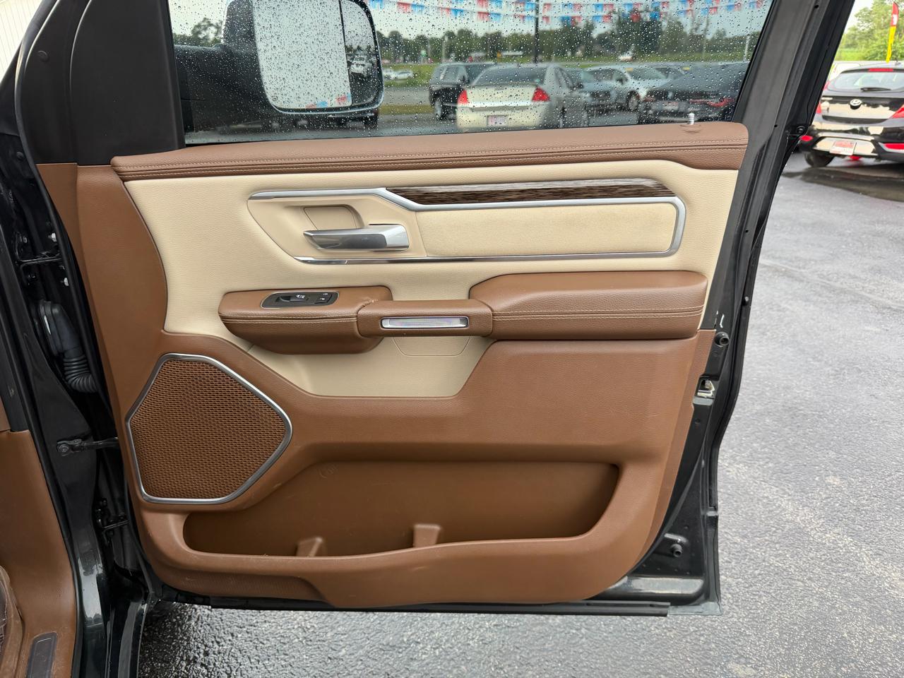 RAM 1500 Laramie 4x4 Crew Cab 5'7" Box 2019