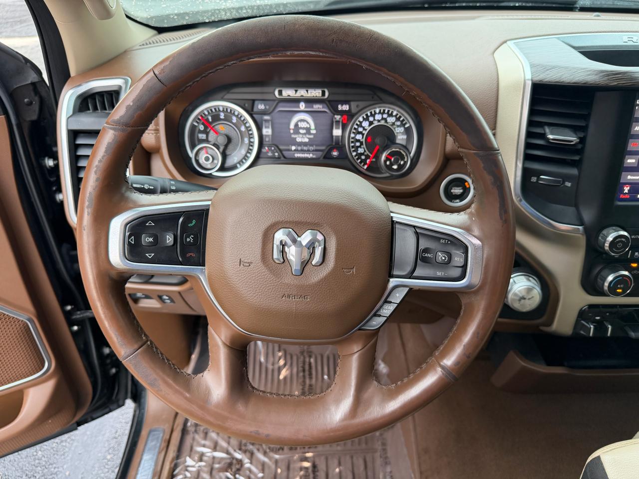 RAM 1500 Laramie 4x4 Crew Cab 5'7" Box 2019