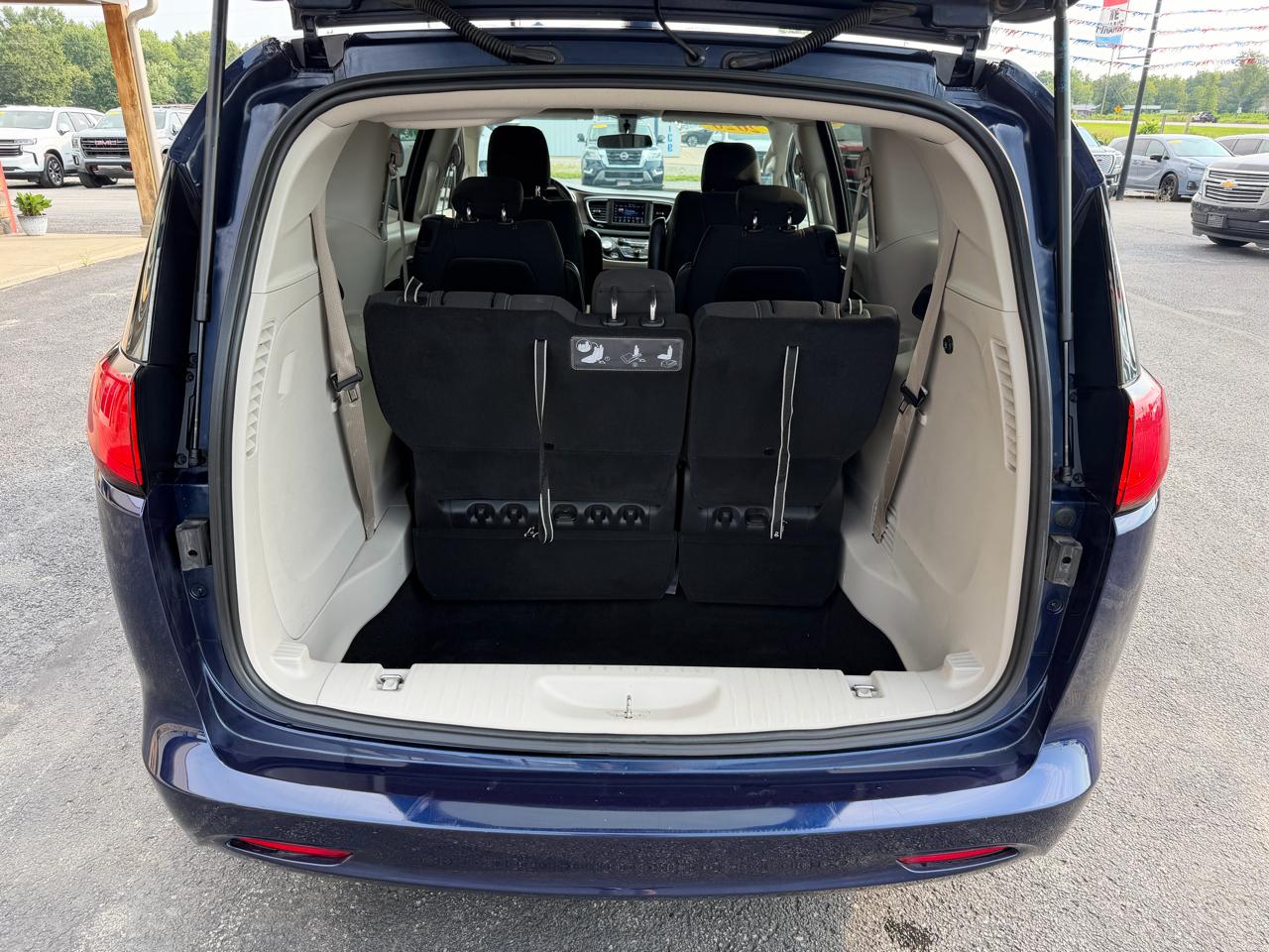 Chrysler Voyager LX FWD 2020