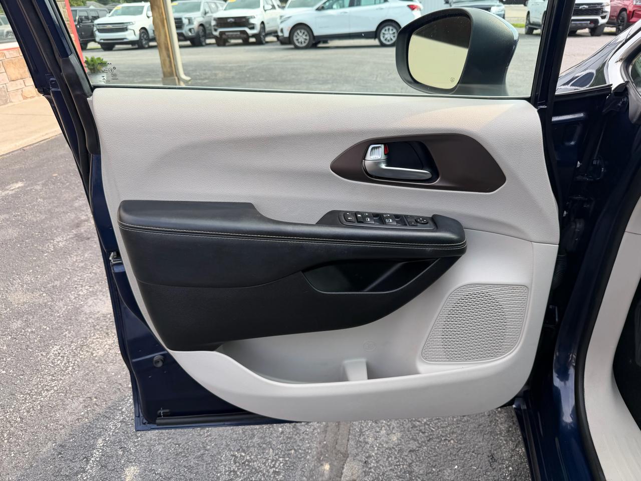 Chrysler Voyager LX FWD 2020