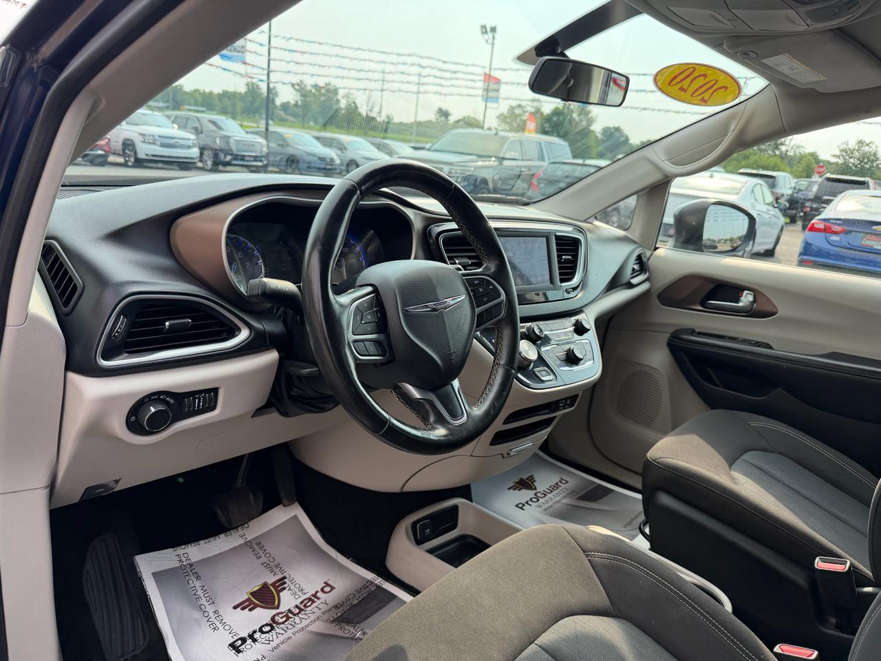 Chrysler Voyager LX FWD 2020