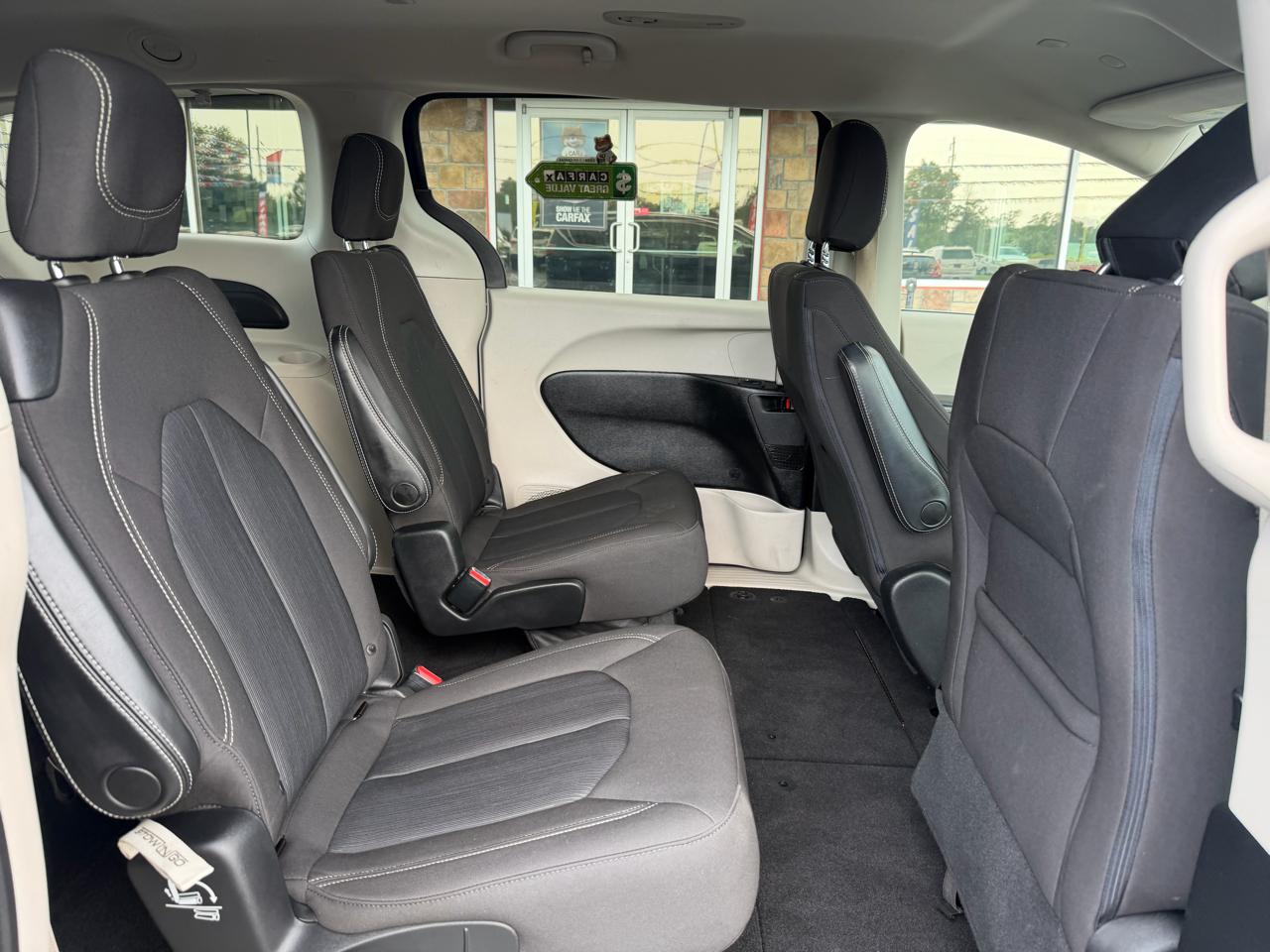 Chrysler Voyager LX FWD 2020