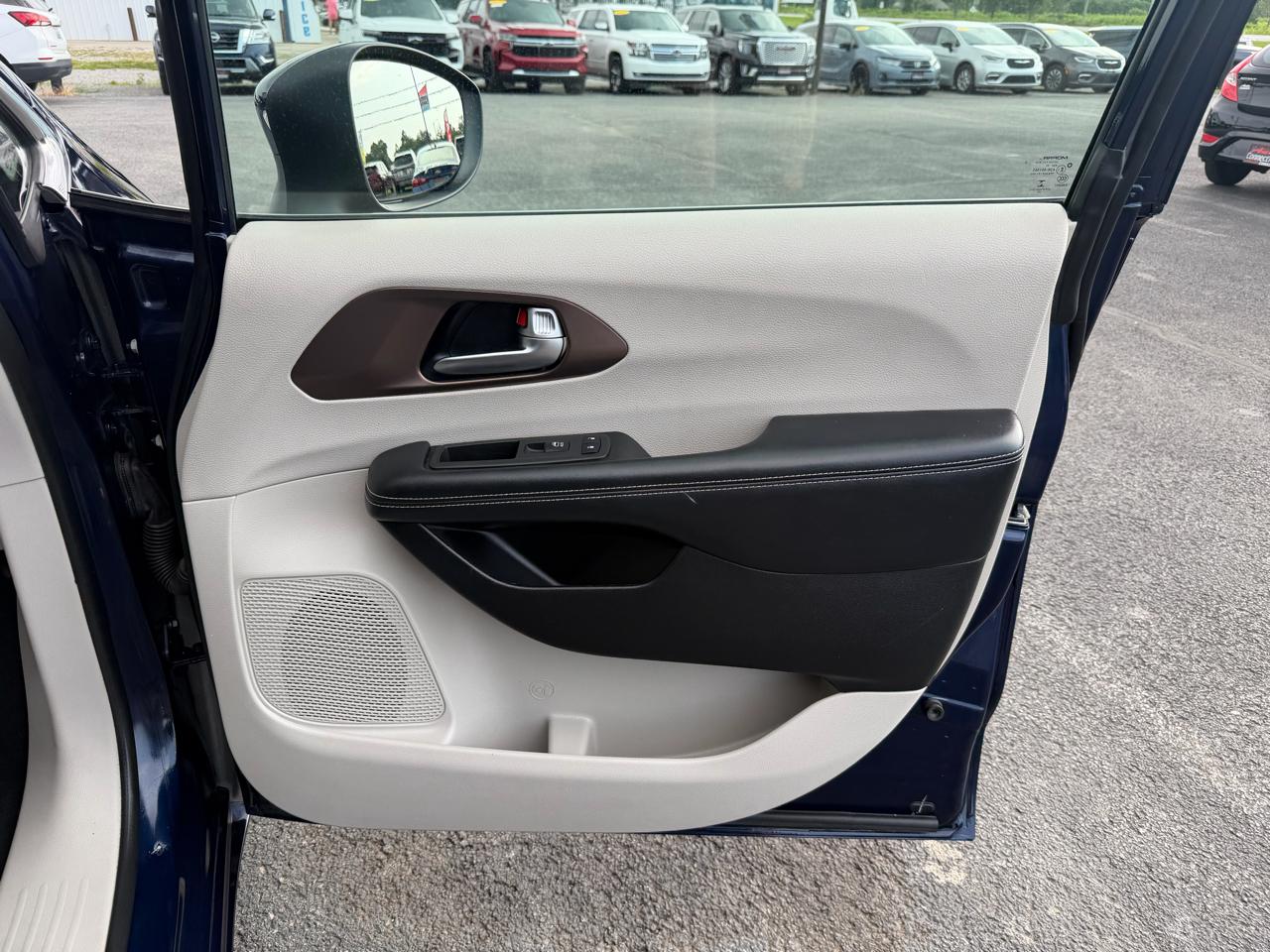 Chrysler Voyager LX FWD 2020