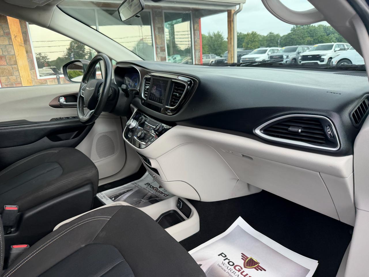 Chrysler Voyager LX FWD 2020