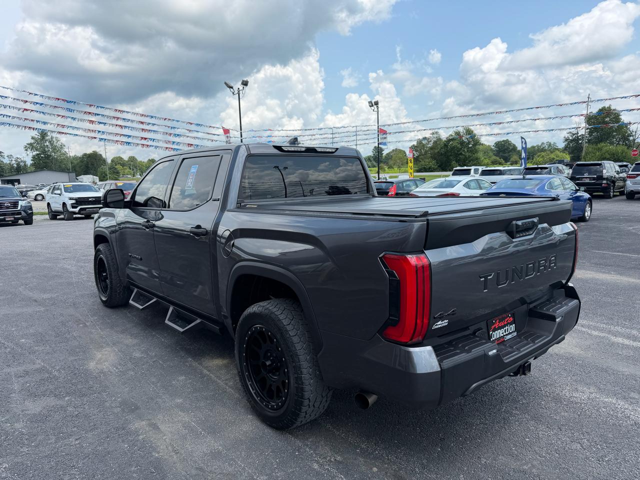 Toyota Tundra 4WD SR5 CrewMax 5.5' Bed (Natl) 2022