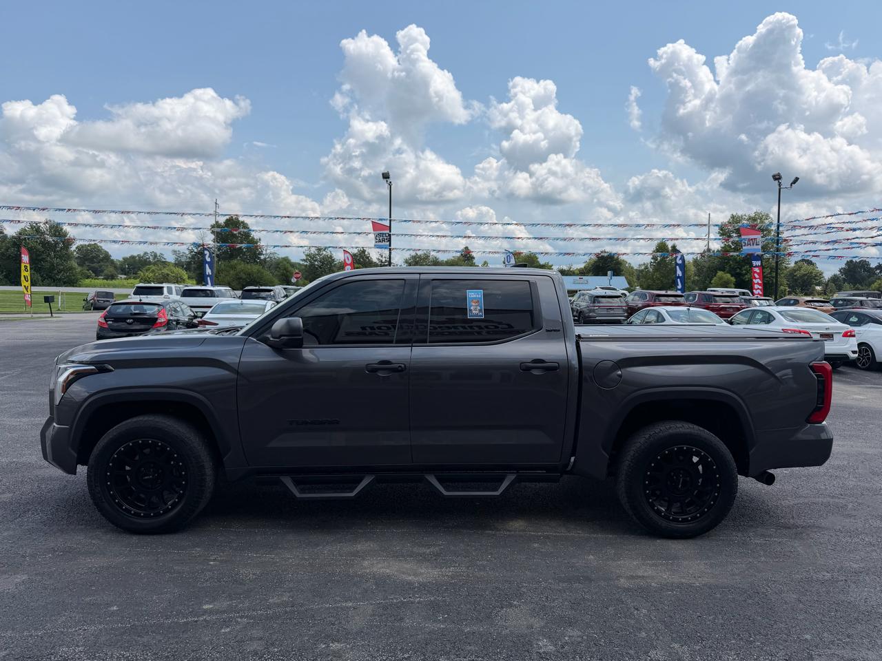 Toyota Tundra 4WD SR5 CrewMax 5.5' Bed (Natl) 2022