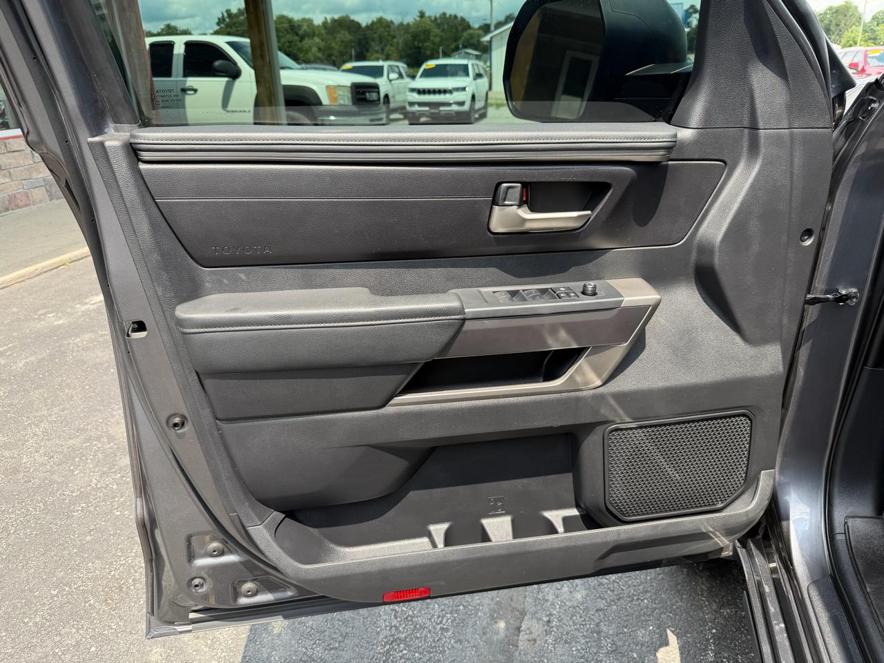 Toyota Tundra 4WD SR5 CrewMax 5.5' Bed (Natl) 2022