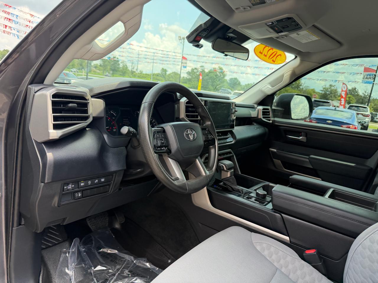Toyota Tundra 4WD SR5 CrewMax 5.5' Bed (Natl) 2022
