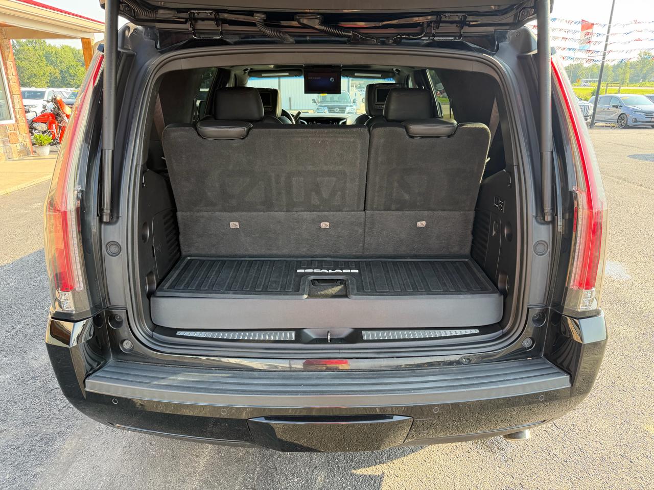 Cadillac Escalade 4WD 4dr Platinum 2019
