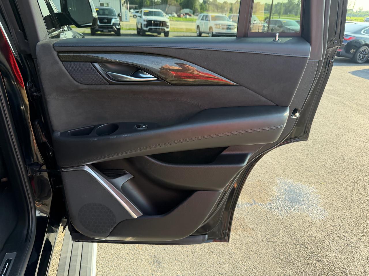 Cadillac Escalade 4WD 4dr Platinum 2019