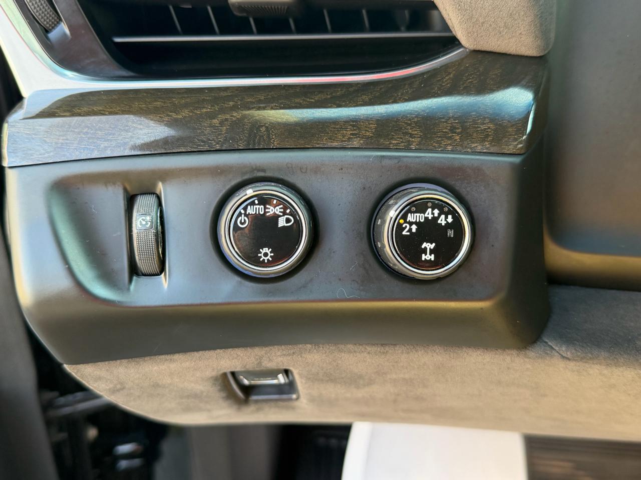 Cadillac Escalade 4WD 4dr Platinum 2019