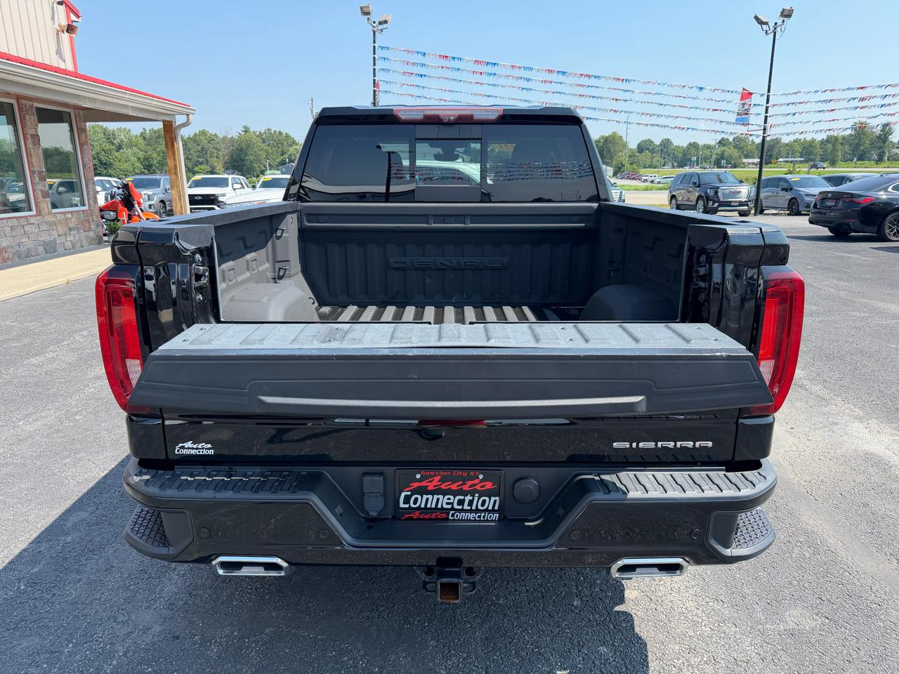 GMC Sierra 1500 4WD Crew Cab 147" Denali 2021