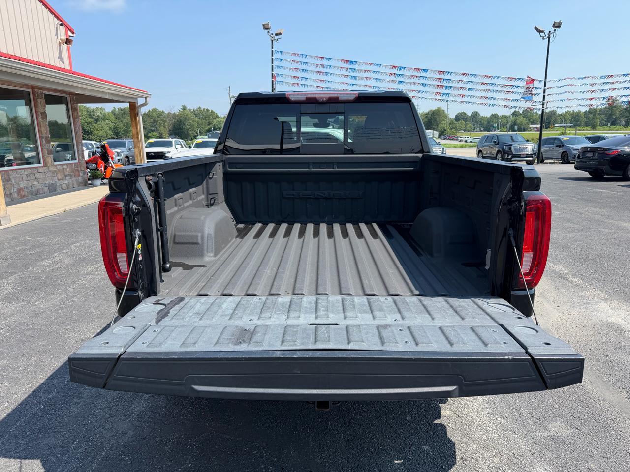 GMC Sierra 1500 4WD Crew Cab 147" Denali 2021
