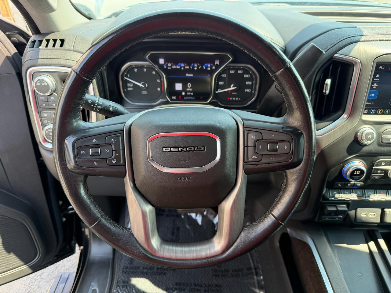 GMC Sierra 1500 4WD Crew Cab 147" Denali 2021