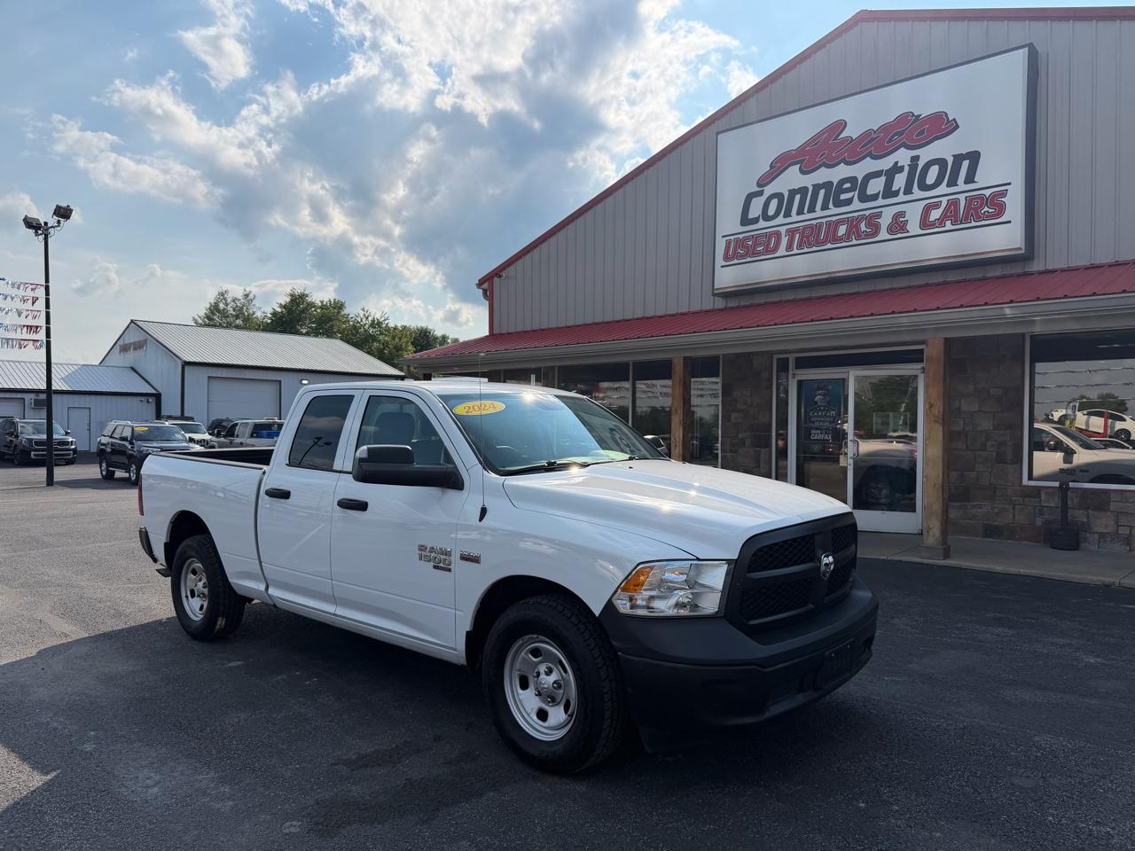 RAM 1500 Classic Tradesman 4x2 Quad Cab 6'4" Box 2024