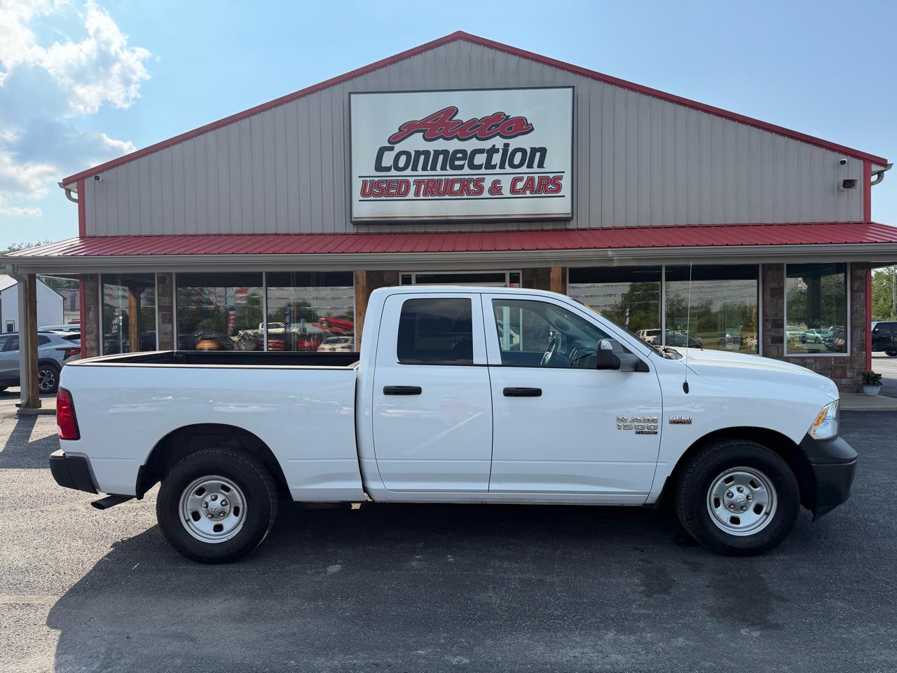 RAM 1500 Classic Tradesman 4x2 Quad Cab 6'4" Box 2024