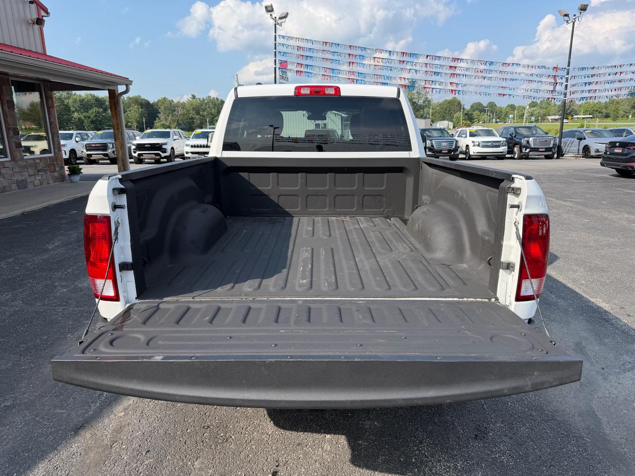 RAM 1500 Classic Tradesman 4x2 Quad Cab 6'4" Box 2024