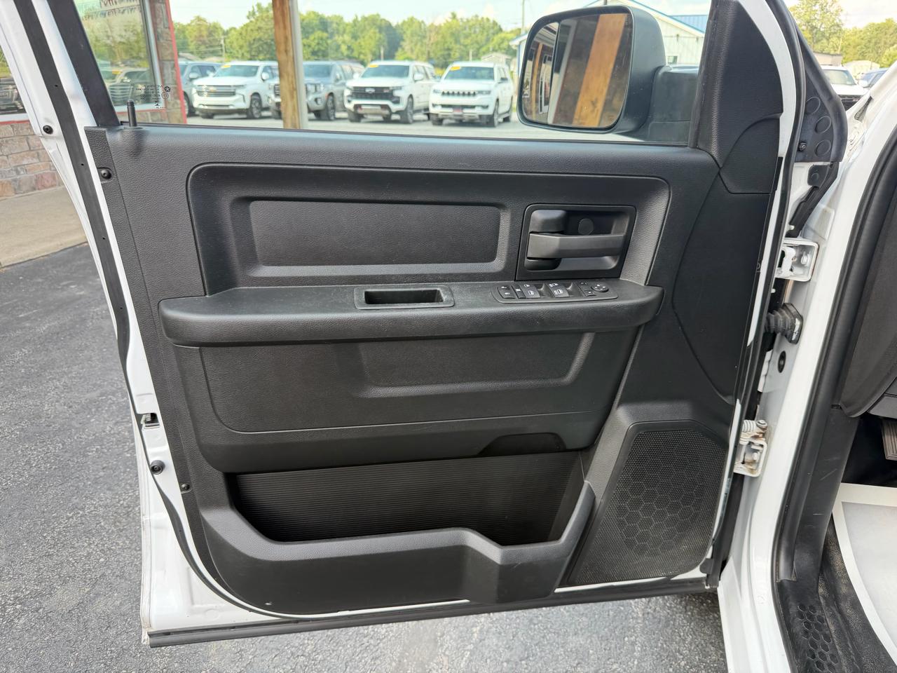 RAM 1500 Classic Tradesman 4x2 Quad Cab 6'4" Box 2024
