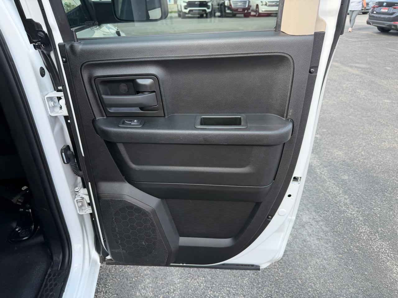RAM 1500 Classic Tradesman 4x2 Quad Cab 6'4" Box 2024